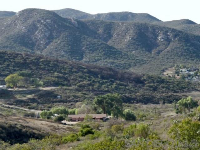 8209 Mesa Rd, Santee CA: https://media.crmls.org/mediaz/9ac1d629-8c3d-4b03-adcd-03a565756c0e.jpg