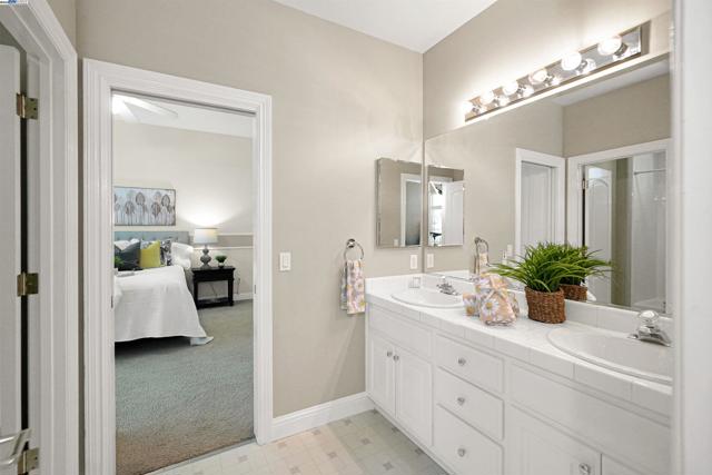 964 Piemonte Dr, Pleasanton CA: https://media.crmls.org/mediaz/9ac1f6cd-60b9-471d-af19-46f30f27ff5c.jpg