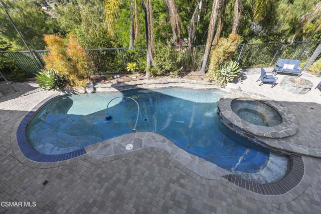 287 Golden Fern Court, Simi Valley CA: https://media.crmls.org/mediaz/9ac2e1ff-05d1-49c1-921d-c3c676e534bf.jpg