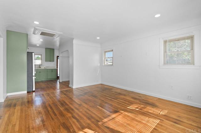 Detail Gallery Image 5 of 27 For 2503 Sumac Dr, San Diego,  CA 92105 - 2 Beds | 1 Baths