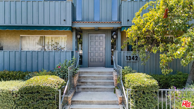 1342 HARVARD Street, Santa Monica CA: https://media.crmls.org/mediaz/9ac31719-5b93-4d65-be37-6db1163324b5.jpg