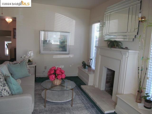 7512 Sunkist Dr, Oakland, California 94605, 3 Bedrooms Bedrooms, ,1 BathroomBathrooms,Single Family Residence,For Sale,Sunkist Dr,41072422