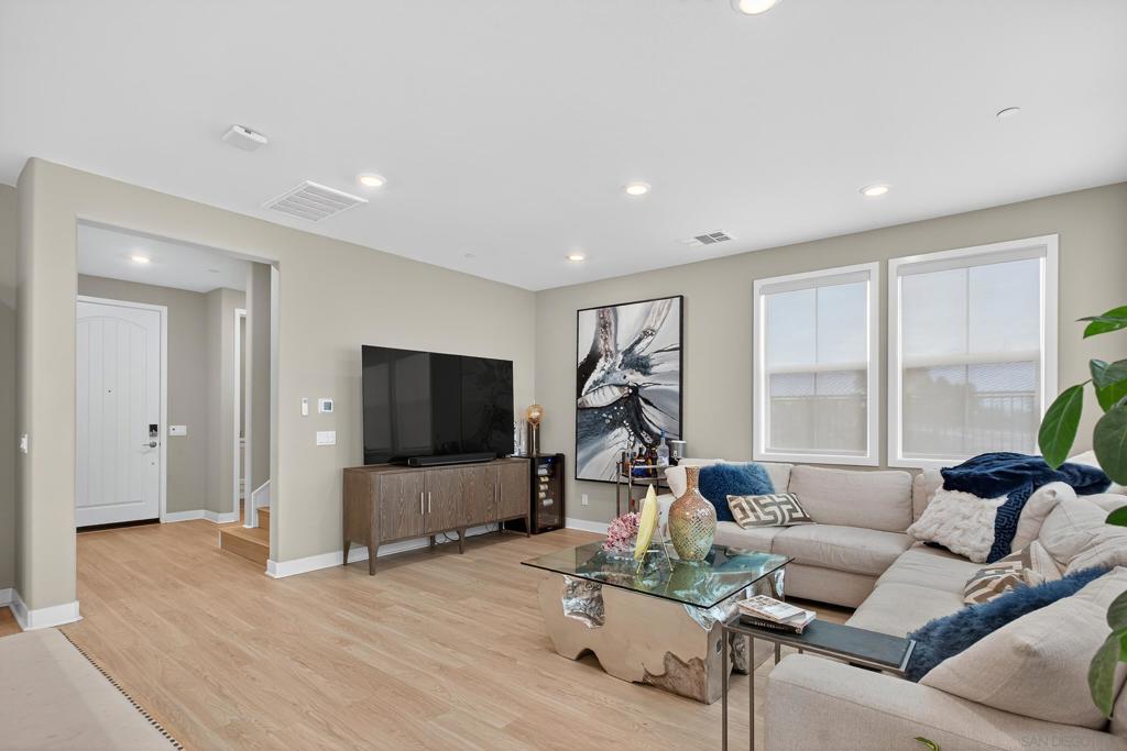 1733 Artemisia Ct - photo 4