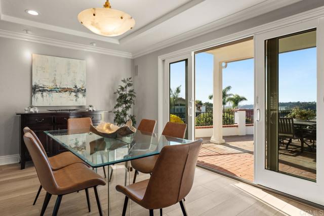 Detail Gallery Image 11 of 45 For 401 Santa Dominga, Solana Beach,  CA 92075 - 5 Beds | 3 Baths