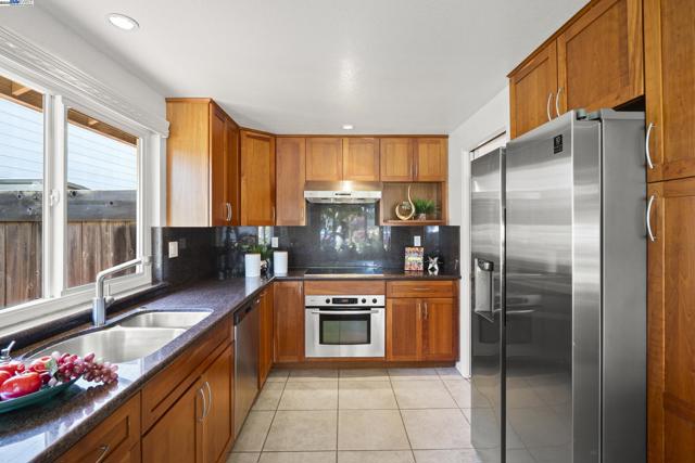 139 Justin Cir, Alameda CA: https://media.crmls.org/mediaz/9ac6721e-17fb-47cc-b953-327f8c03dbee.jpg