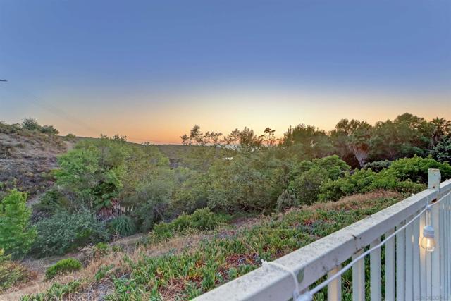 10832 Avenida De Los Lobos, San Diego CA: https://media.crmls.org/mediaz/9ac68ae1-17c3-4c61-aba2-b37348dbd5e5.jpg
