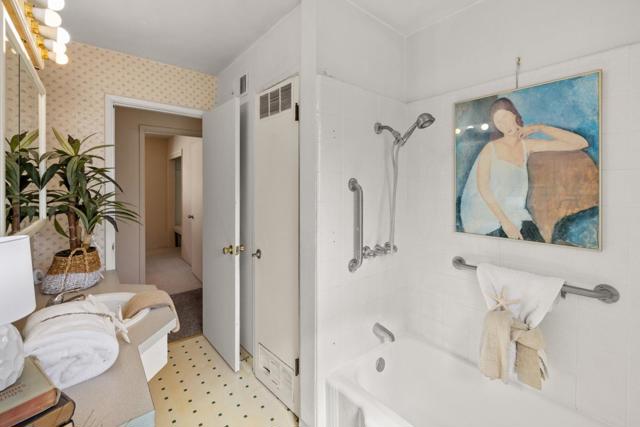 662 Oak Street, Monterey CA: https://media.crmls.org/mediaz/9ac6e65a-ebe8-4bc2-90b4-20e803393f80.jpg