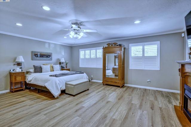 2369 Woodthrush Way, Pleasanton CA: https://media.crmls.org/mediaz/9ac76b66-4965-4ce8-98fb-cc5c6382df49.jpg