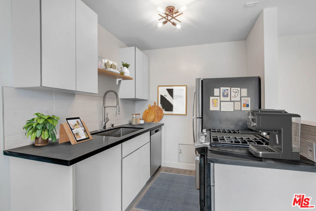 Image 3 of 23 For 2626 Cloverfield Boulevard