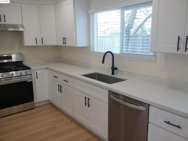 139 Heather Ave, Hercules CA: https://media.crmls.org/mediaz/9ac83a39-2cfe-409c-9c17-b927cc62d057.jpg
