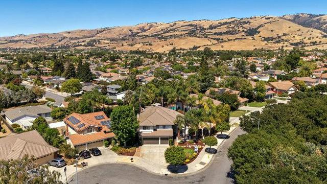 4252 Merlot Court, San Jose CA: https://media.crmls.org/mediaz/9ac90e2c-5f48-4ef5-8719-943d306f8a9a.jpg