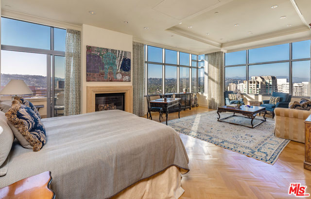 10800 Wilshire Boulevard, Los Angeles CA: https://media.crmls.org/mediaz/9ac952a8-77dc-4223-897d-dbd82370eeda.jpg