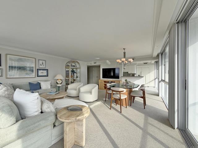 Detail Gallery Image 5 of 54 For 1770 Avenida Del Mundo #809,  Coronado,  CA 92118 - 3 Beds | 3 Baths