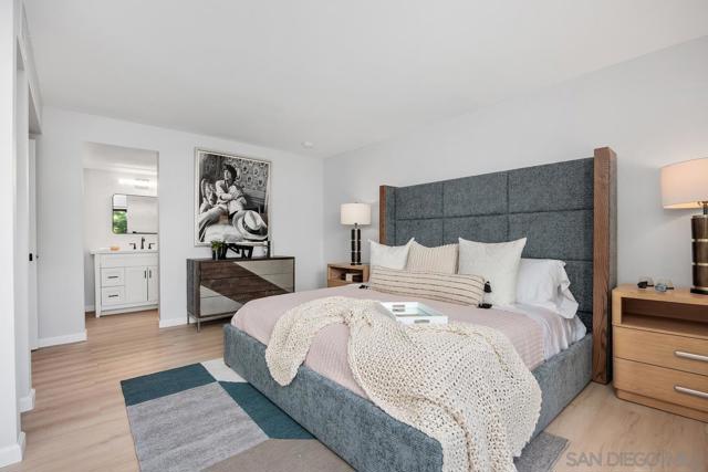 524 Via De La Valle H, Solana Beach CA: https://media.crmls.org/mediaz/9acb86fc-941d-467a-947e-786f4b89be39.jpg