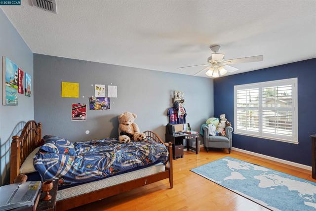 812 Westgate Drive, Vacaville CA: https://media.crmls.org/mediaz/9accd68e-b41d-4219-ae3e-3b4dd9dc8c37.jpg