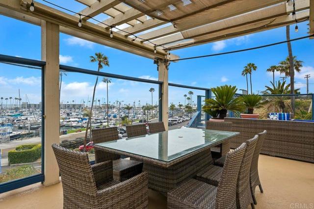 1200 Harbor N, Oceanside CA: https://media.crmls.org/mediaz/9accecc2-3c95-4945-9229-ba4cf222eda7.jpg
