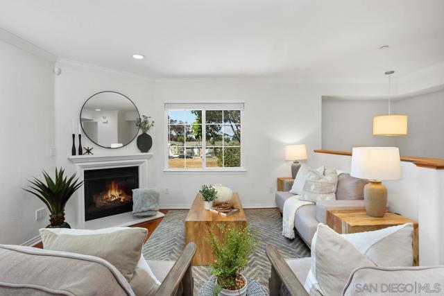 4007 Bluff View Way, Carlsbad CA: https://media.crmls.org/mediaz/9acd8dfb-0ed3-4749-9326-27886f92f643.jpg