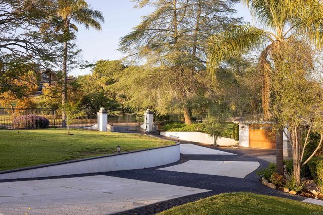 15017 Skyridge Road, Poway CA: https://media.crmls.org/mediaz/9acd9dd2-c47c-46d3-91fd-1663c52525e8.jpg