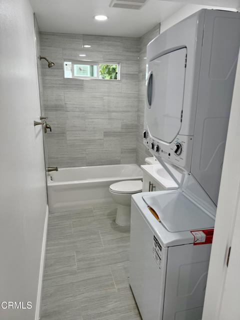 1840 #2 Lookout Drive, Oxnard CA: https://media.crmls.org/mediaz/9acda36e-a1f7-41ce-b517-a81a961c35f7.jpg