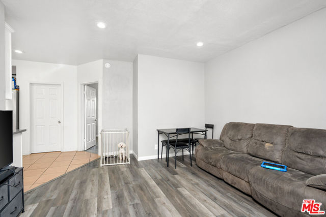 Image 13 of 27 For 11329 Sherman Way