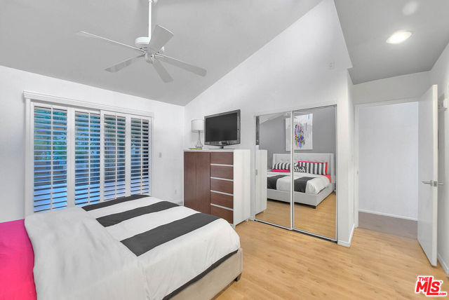 5920 Chula Vista Way, Los Angeles CA: https://media.crmls.org/mediaz/9ace94b2-249b-4f92-a8c4-072da7b43762.jpg