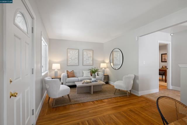 6417 Sunnymere Ave, Oakland CA: https://media.crmls.org/mediaz/9acf02c3-e7b1-4737-bec5-57932b9f4217.jpg