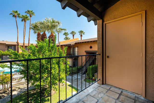 291 E Mel Avenue, Palm Springs CA: https://media.crmls.org/mediaz/9acf3b1e-4c9e-4c64-9fc4-5504d3d773a9.jpg