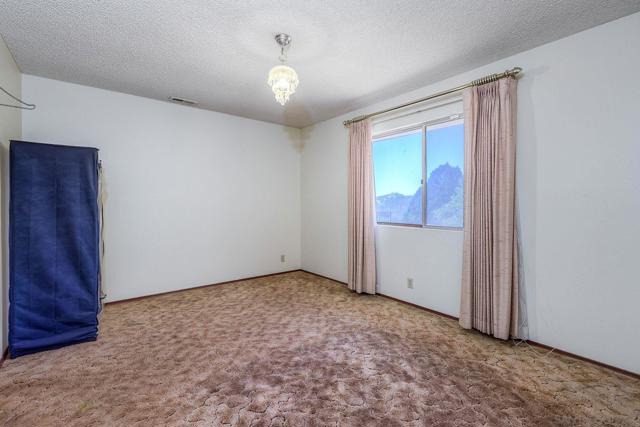 25861 E Old Julian Hwy, Ramona CA: https://media.crmls.org/mediaz/9acfefcd-5827-43c8-bb61-748358b322f3.jpg