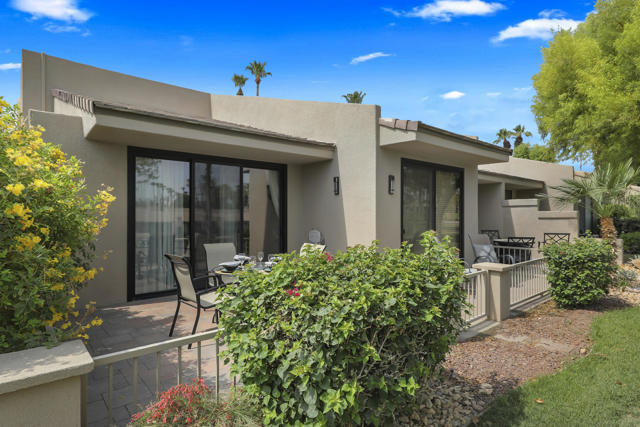 76676 Chrysanthemum Way, Palm Desert CA: https://media.crmls.org/mediaz/9ad0a8f5-e194-424e-9e02-8e195cec3c55.jpg