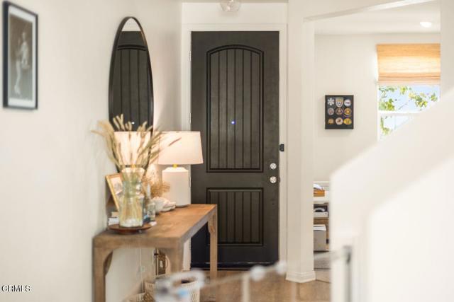 Detail Gallery Image 5 of 32 For 354 Autumn Path Ln, Santa Paula,  CA 93060 - 3 Beds | 2/1 Baths