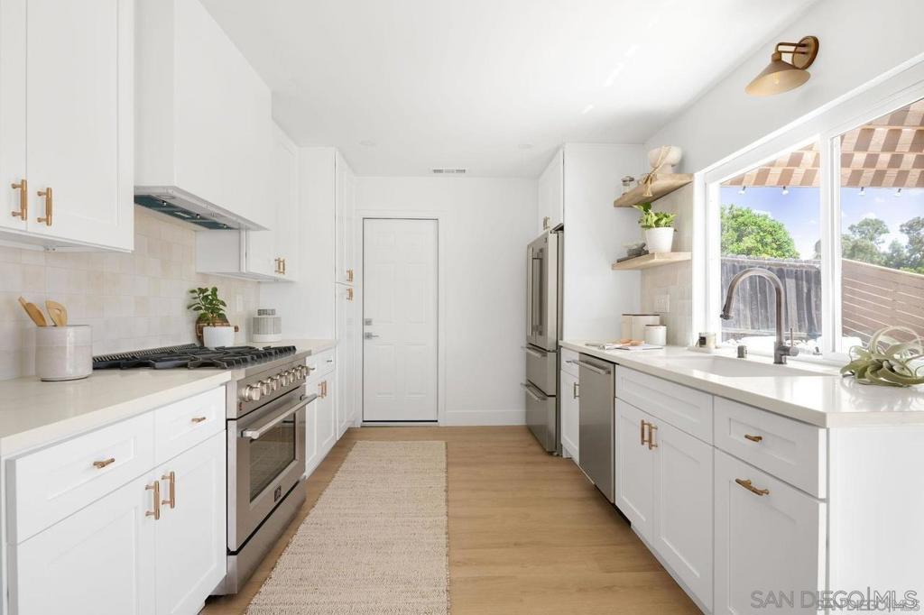 13233 La Venta Dr