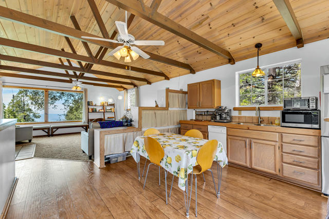 52365 Pine Ridge Road, Idyllwild CA: https://media.crmls.org/mediaz/9ad15206-06b0-4546-900f-beae4b01f1cd.jpg
