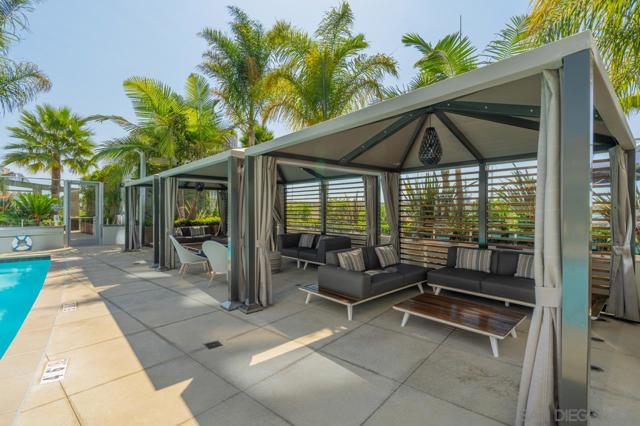 888 W E St, San Diego CA: https://media.crmls.org/mediaz/9ad15dbe-f479-445d-845e-92d4ca66c1e6.jpg
