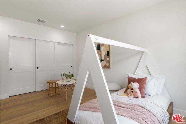 Image 25 of 56 For 4525 Greenbush Avenue