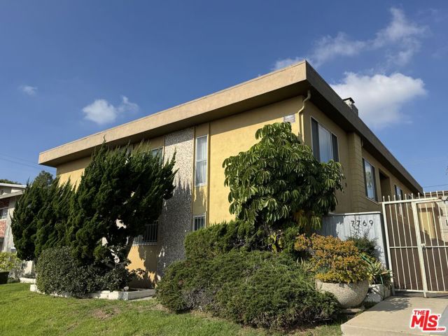 7769 Saint Bernard Street, Playa del Rey CA: https://media.crmls.org/mediaz/9ad18540-343b-47eb-ae0b-9210220ab833.jpg