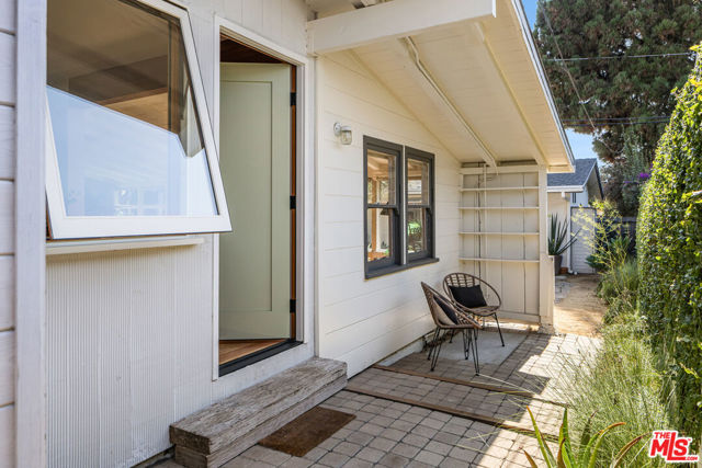 3537 Beethoven Street, Los Angeles CA: https://media.crmls.org/mediaz/9ad1e88a-0ed0-4b49-8fe0-65b77e7d55a0.jpg