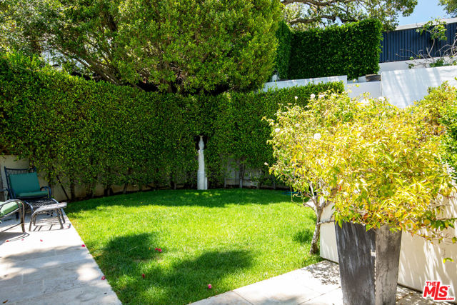 2249 Mountain Oak Drive, Los Angeles CA: https://media.crmls.org/mediaz/9ad35451-f9c8-4d36-b8d5-124e47db3133.jpg