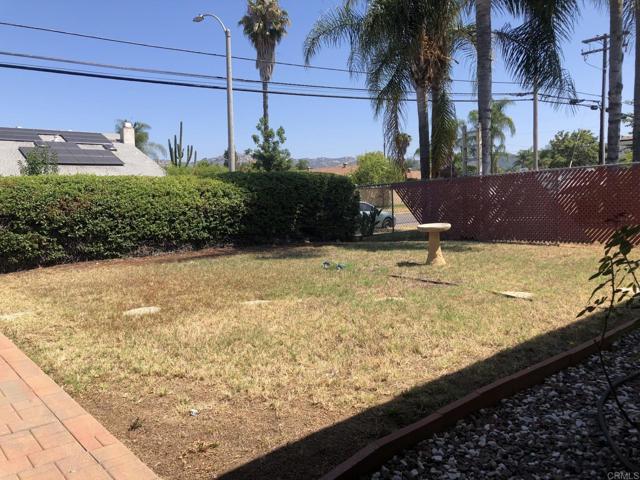 1681 E Mission Avenue, Escondido CA: https://media.crmls.org/mediaz/9ad3a35d-3037-42ae-a6ef-12187ba4e55e.jpg