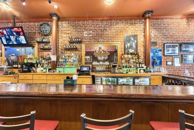 22519 Main St, Hayward CA: https://media.crmls.org/mediaz/9ad3c304-4529-4370-bd18-d68ab92aed5d.jpg