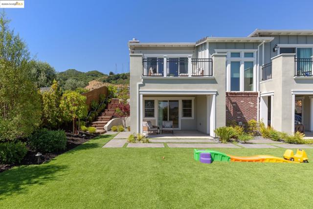 63 Tomcat Way, Orinda CA: https://media.crmls.org/mediaz/9ad446f0-f1a0-403b-8bf2-b65672527c1b.jpg