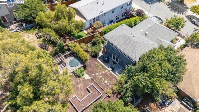 4418 Virginia Ave, Oakland CA: https://media.crmls.org/mediaz/9ad534c8-eb77-400b-ba47-36a08b677bd6.jpg
