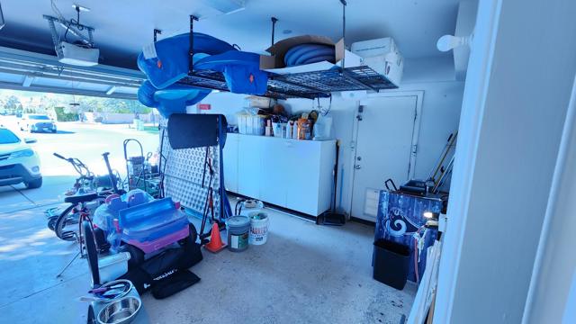 1002 Alta Cresta, Palm Springs CA: https://media.crmls.org/mediaz/9ad53d24-7c06-437d-8b84-34a1e3dc8766.jpg