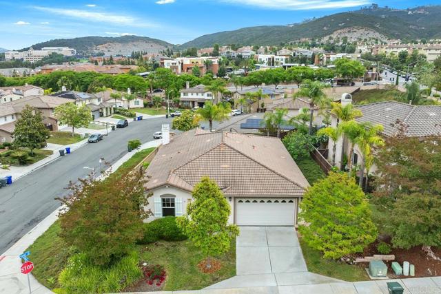 601 Carnation Court, San Marcos CA: https://media.crmls.org/mediaz/9ad5c133-1f59-4224-85bd-03f82f0e1dbd.jpg