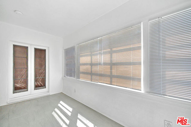 4090 Creed Avenue, Los Angeles CA: https://media.crmls.org/mediaz/9ad60d8c-f2e5-41ae-a381-931ebb3c3124.jpg