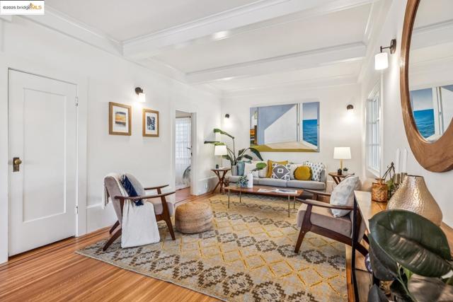 1936 Berryman ST, Berkeley CA: https://media.crmls.org/mediaz/9ad696fc-2d58-41d1-b7c5-f75f78c2c888.jpg