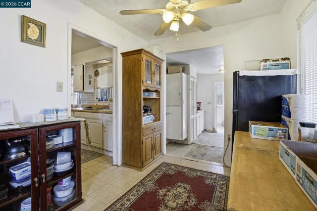 1990 Sunshine Dr, Concord CA: https://media.crmls.org/mediaz/9ad72958-c818-4c2e-b64a-3ff1735f894a.jpg