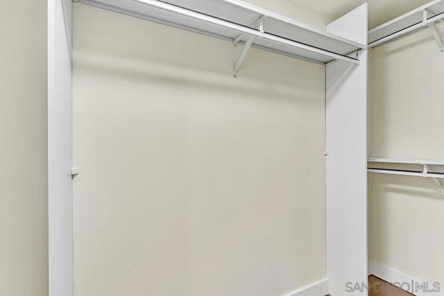 700 W E St, San Diego CA: https://media.crmls.org/mediaz/9ad80a7e-3bf5-4198-8b27-2ff21604a38c.jpg