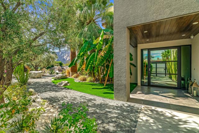 427 N Avenida Caballeros, Palm Springs, CA 92262