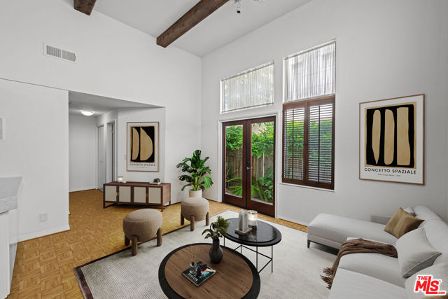 1141 17th Street, Santa Monica CA: https://media.crmls.org/mediaz/9ad8ba4a-b632-4c77-aa67-253cff676303.jpg