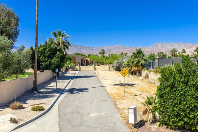 47200 Desert Lily Drive, Palm Desert, CA 92260
